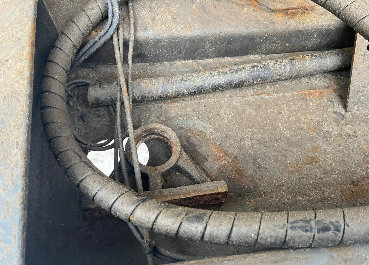 UAT 2728.01 - Самосвальный полуприцеп: фото 5 UAT 2728.01 - Самосвальный полуприцеп: фото 5