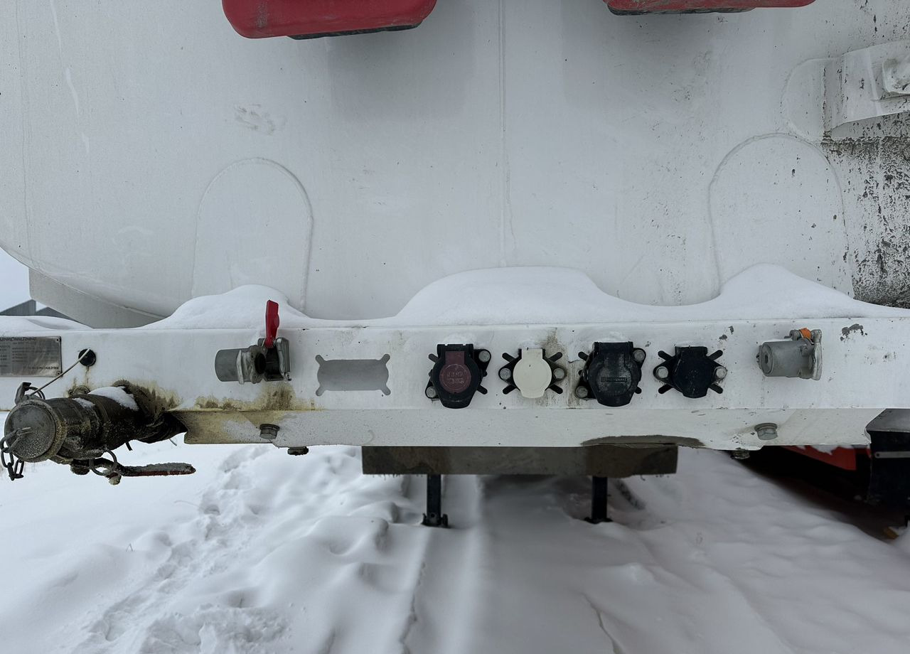 Полуприцеп-цистерна УралСпецТранс 94657L-A2-06: фото 6