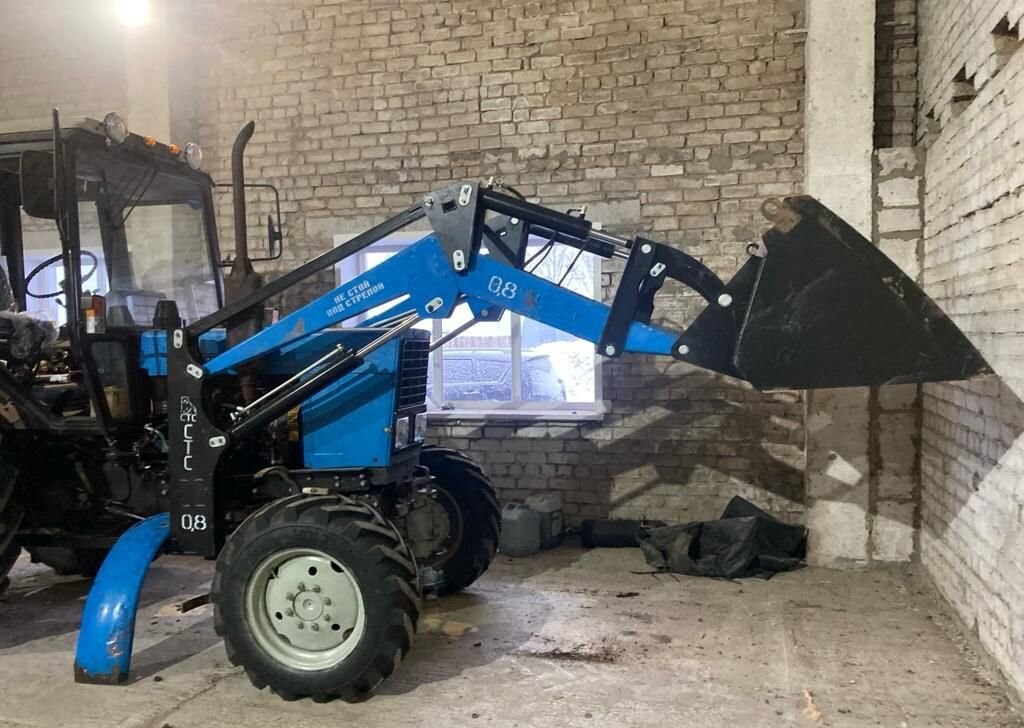 АЗАС ПКУ-0,8Б - Фронтальный погрузчик для трактора: фото 4 АЗАС ПКУ-0,8Б - Фронтальный погрузчик для трактора: фото 4