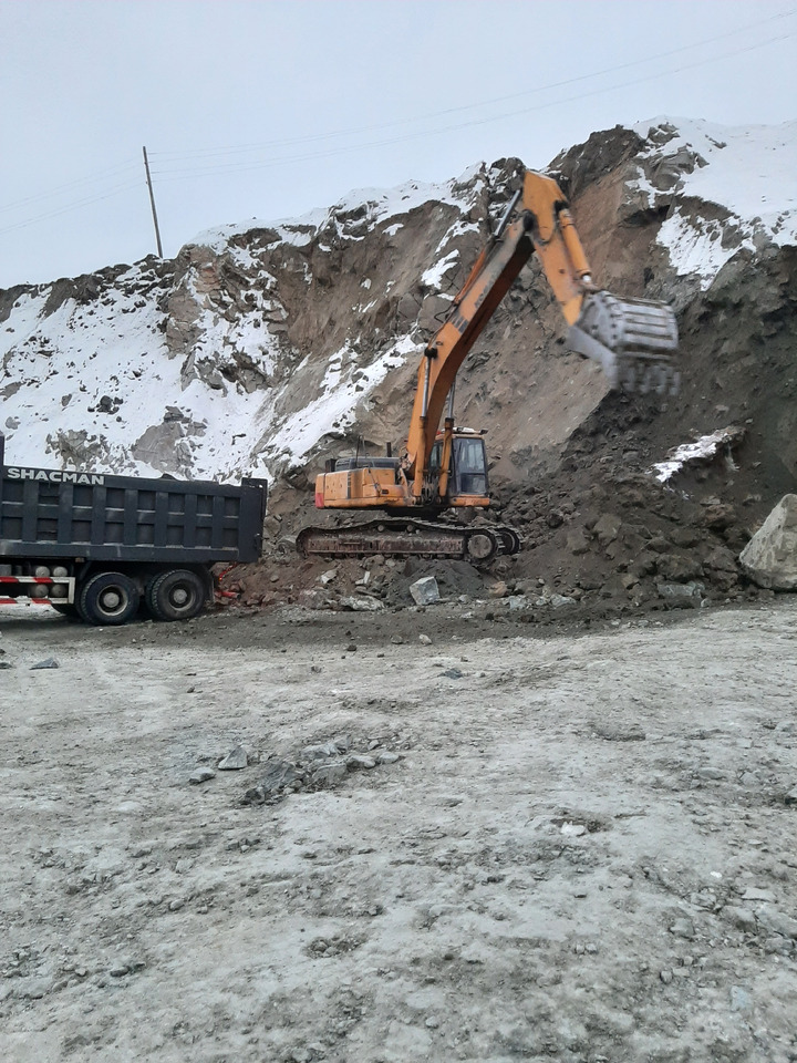 KOMATSU PC450-LC-6 - Экскаватор: фото 2 KOMATSU PC450-LC-6 - Экскаватор: фото 2