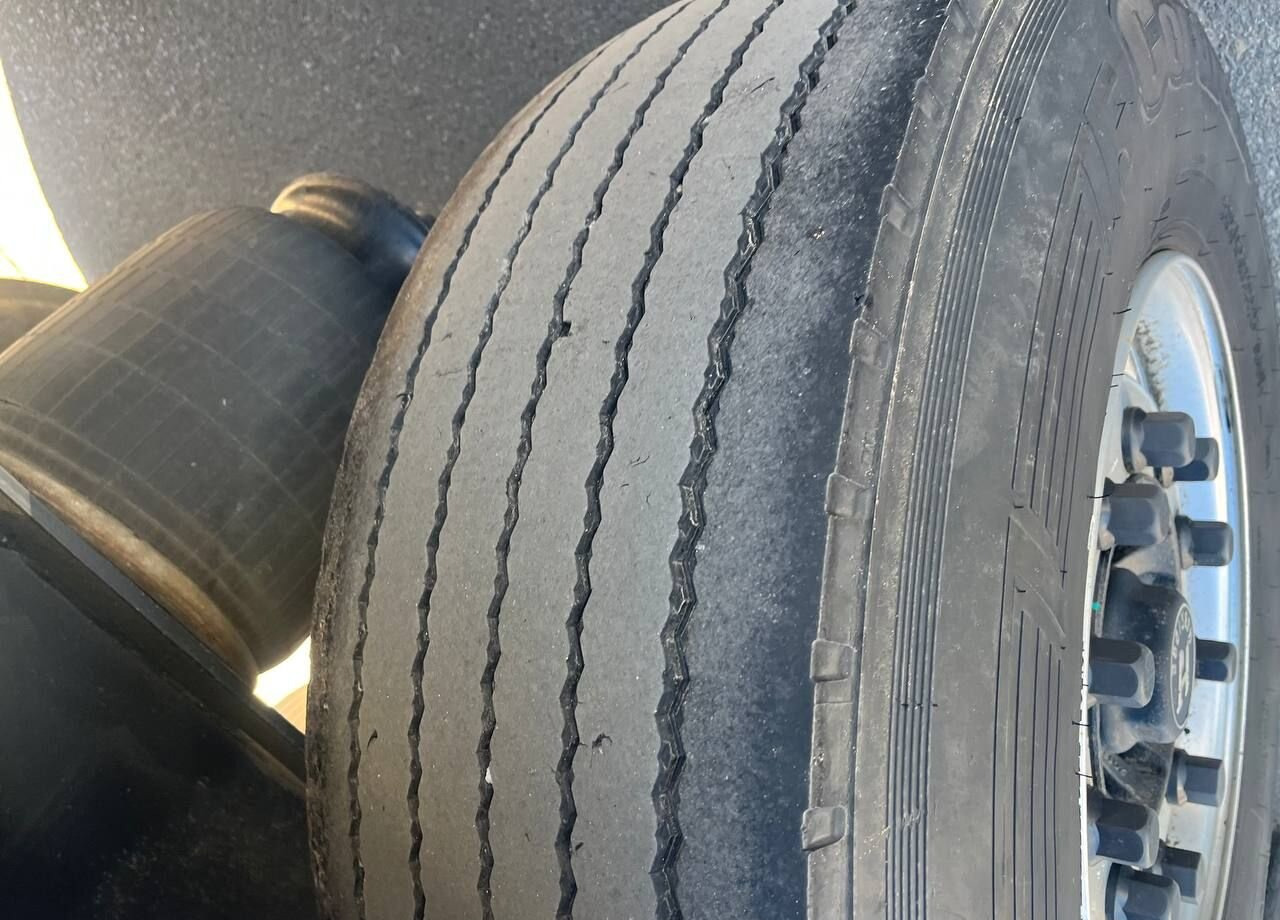 Тентованный полуприцеп Bonum 914296-04: фото 11 Тентованный полуприцеп Bonum 914296-04: фото 11