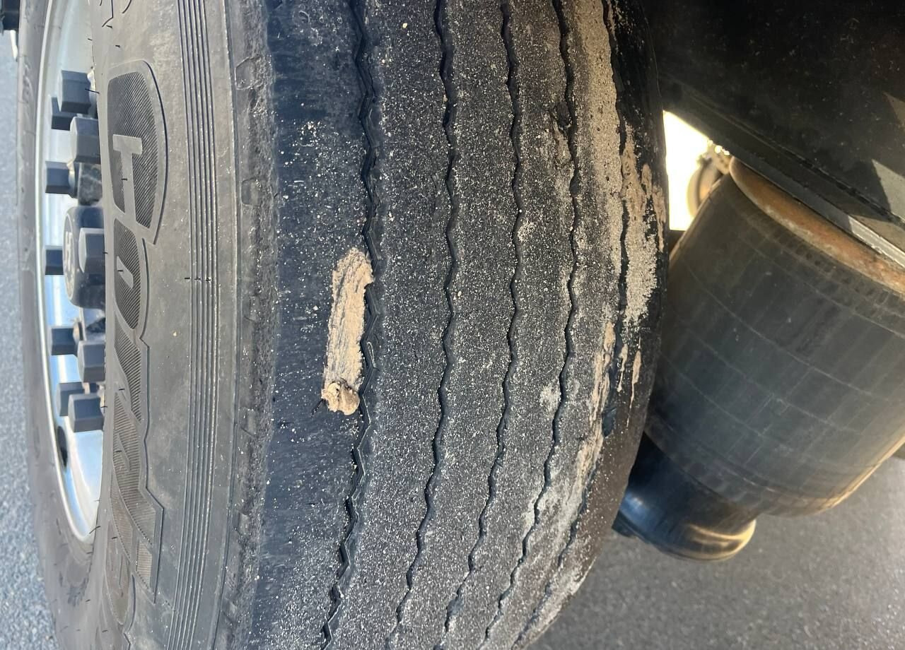 Тентованный полуприцеп Bonum 914296-04: фото 10 Тентованный полуприцеп Bonum 914296-04: фото 10