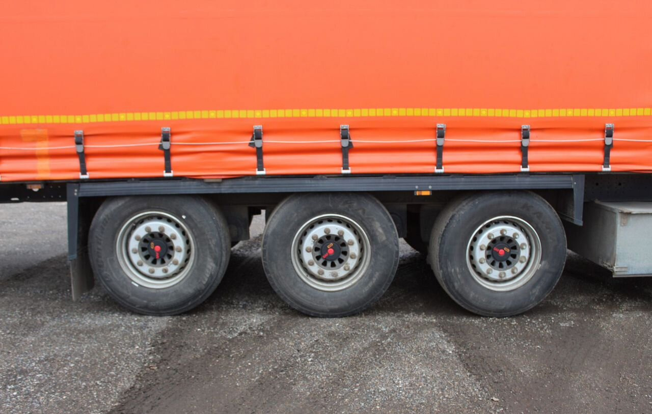 Тентованный полуприцеп Krone SD: фото 9