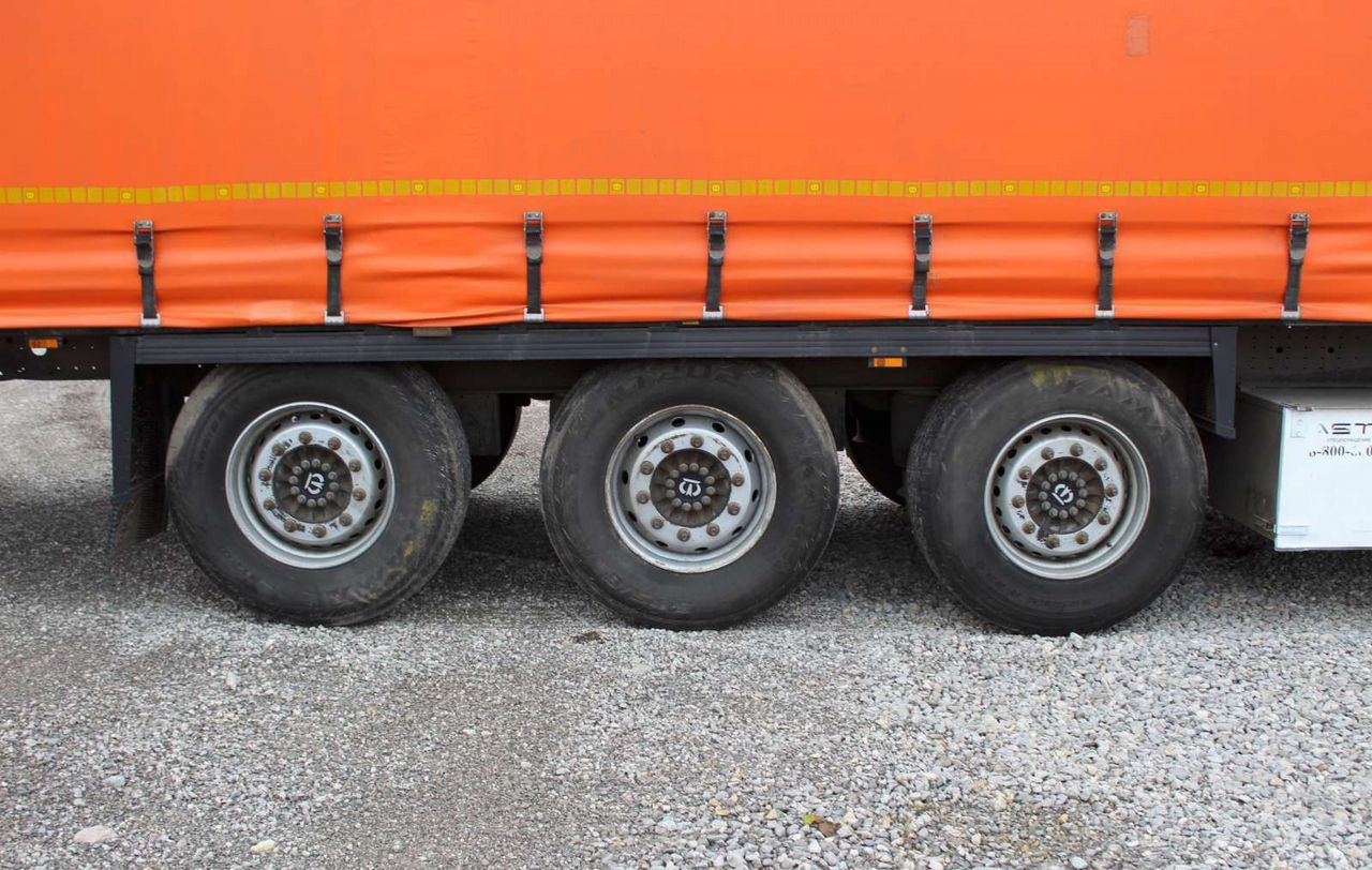 Тентованный полуприцеп Krone SD: фото 13