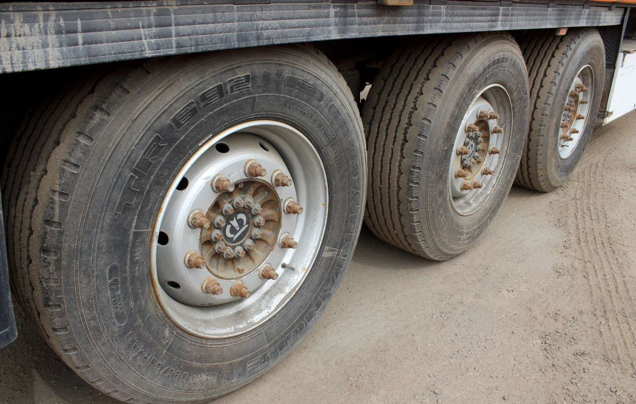 Тентованный полуприцеп Krone SD: фото 9