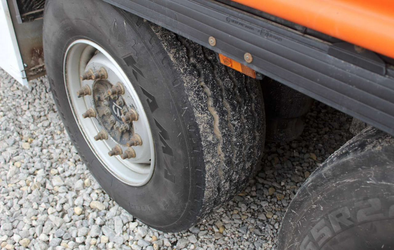 Тентованный полуприцеп Krone SD: фото 12