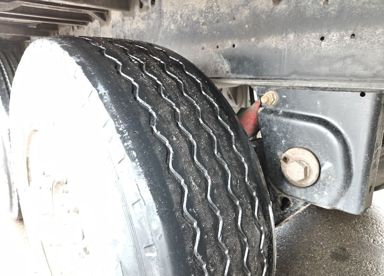 Тентованный полуприцеп Krone SD: фото 11