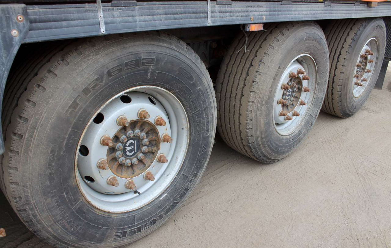 Тентованный полуприцеп Krone SD: фото 11