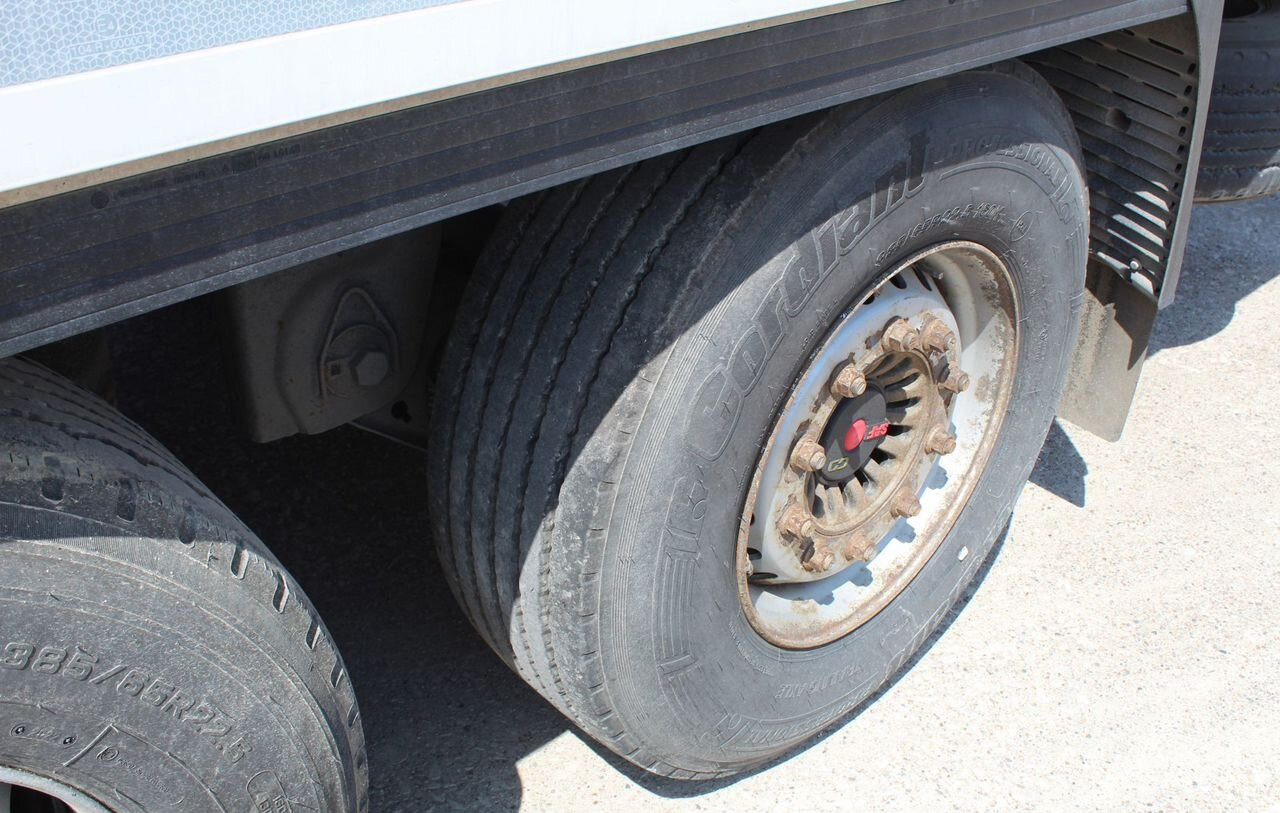 Полуприцеп-рефрижератор Krone SD: фото 12 Полуприцеп-рефрижератор Krone SD: фото 12