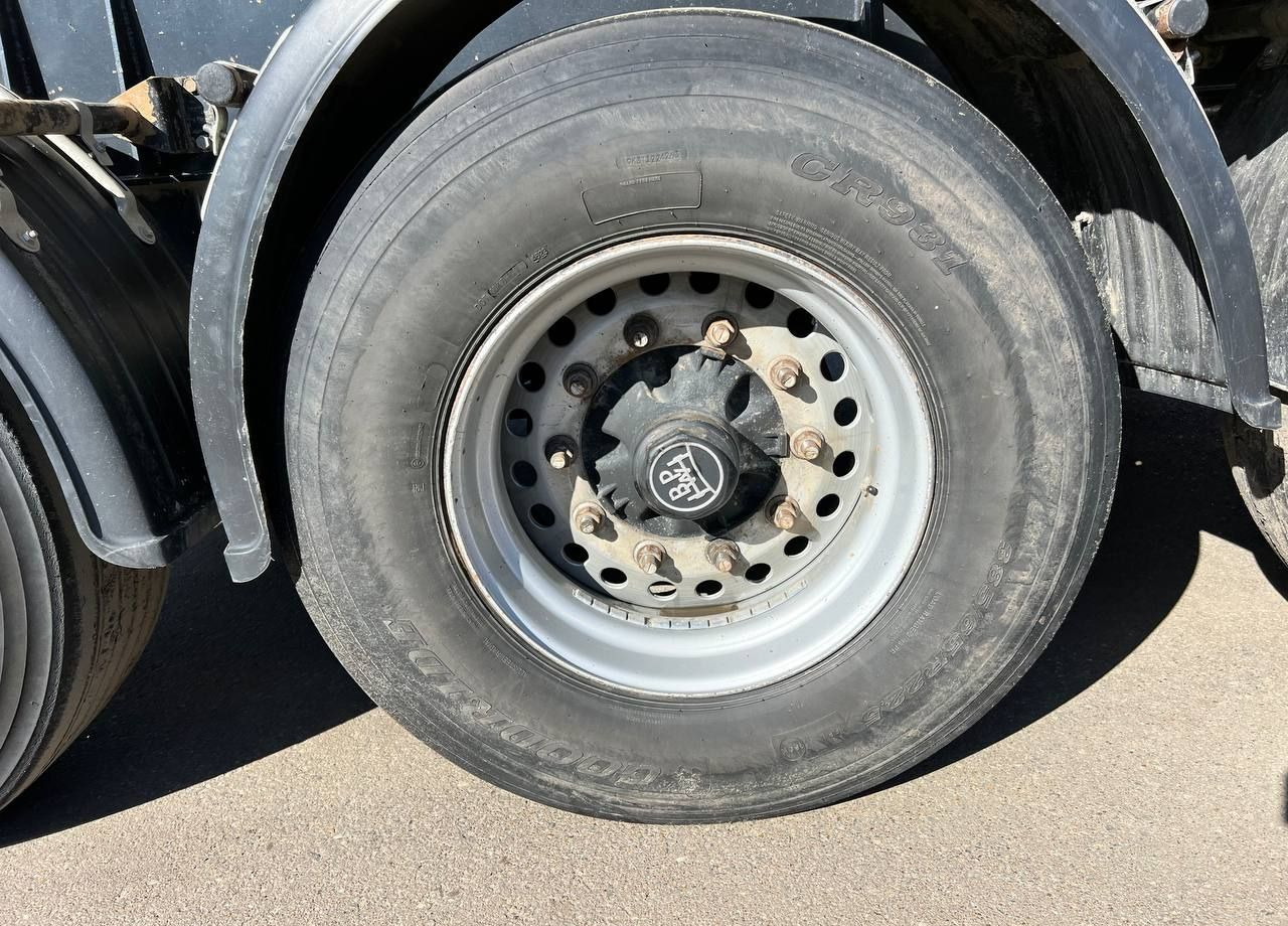 Самосвальный полуприцеп РИАТ 924900-130: фото 9 Самосвальный полуприцеп РИАТ 924900-130: фото 9