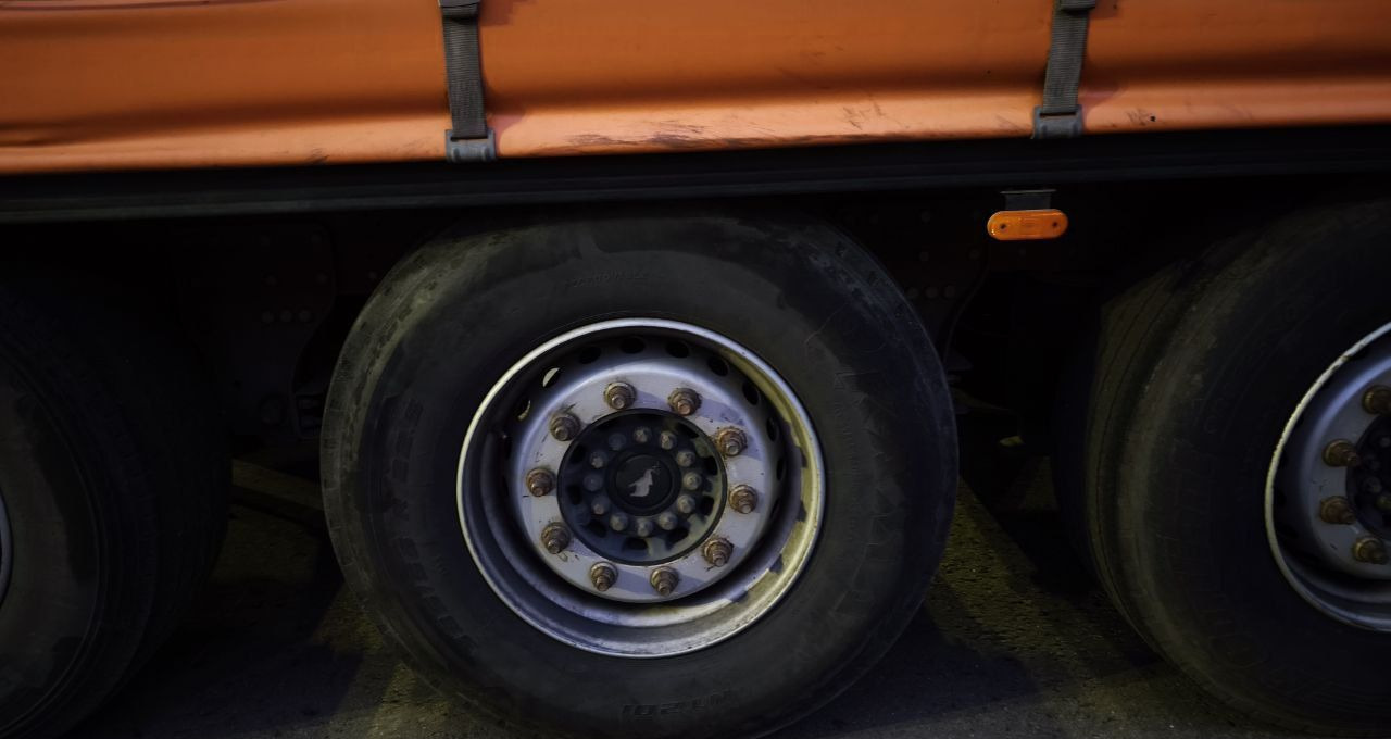 Тентованный полуприцеп Schmitz Cargobull 9084: фото 10