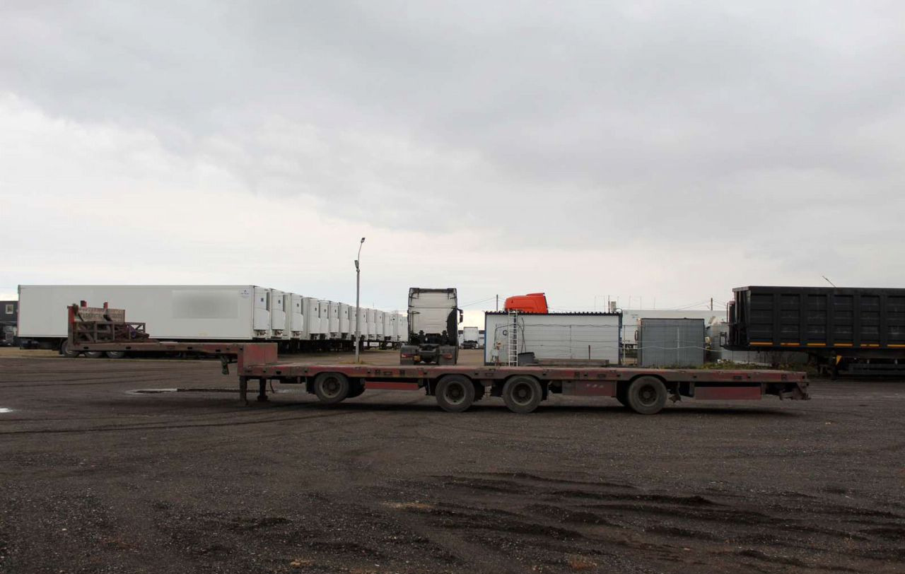 Тверьстроймаш 99394 - Низкорамный полуприцеп: фото 4 Тверьстроймаш 99394 - Низкорамный полуприцеп: фото 4