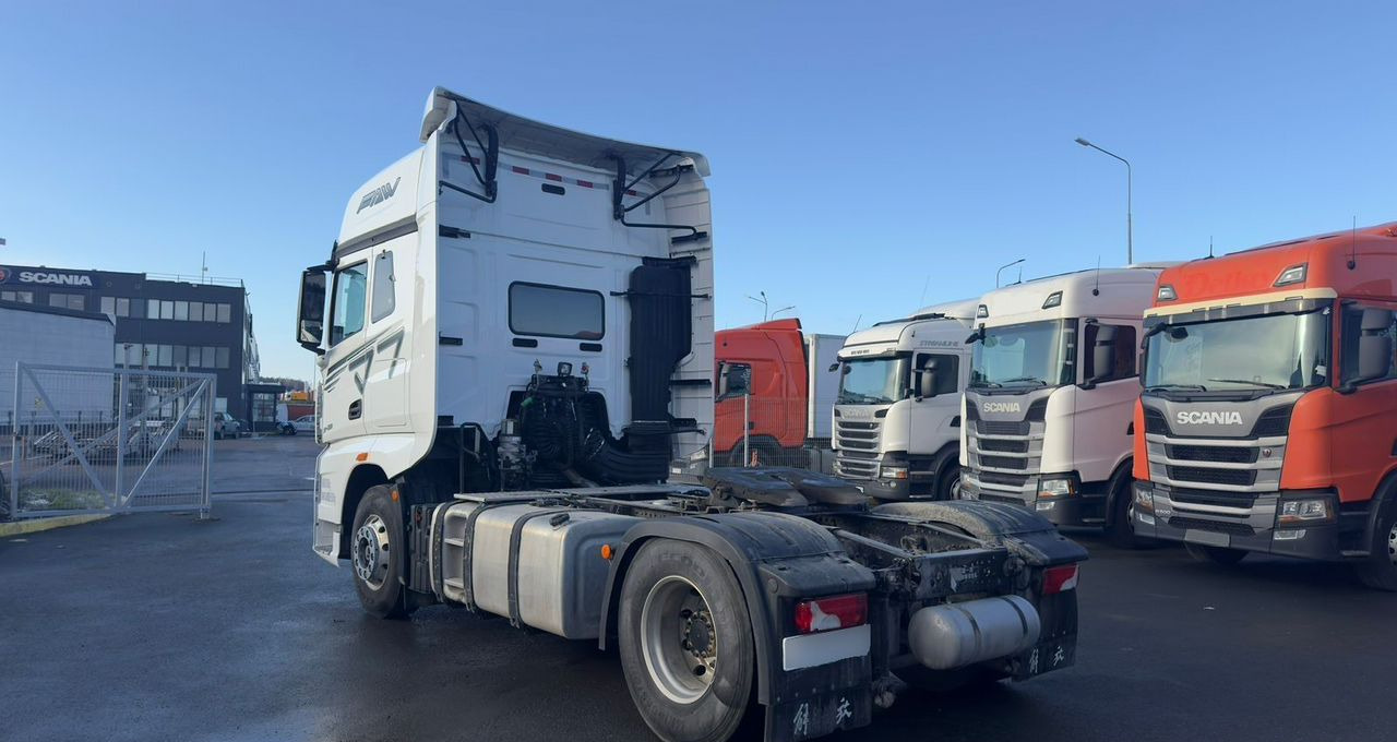 FAW J7 - Тягач: фото 5 FAW J7 - Тягач: фото 5