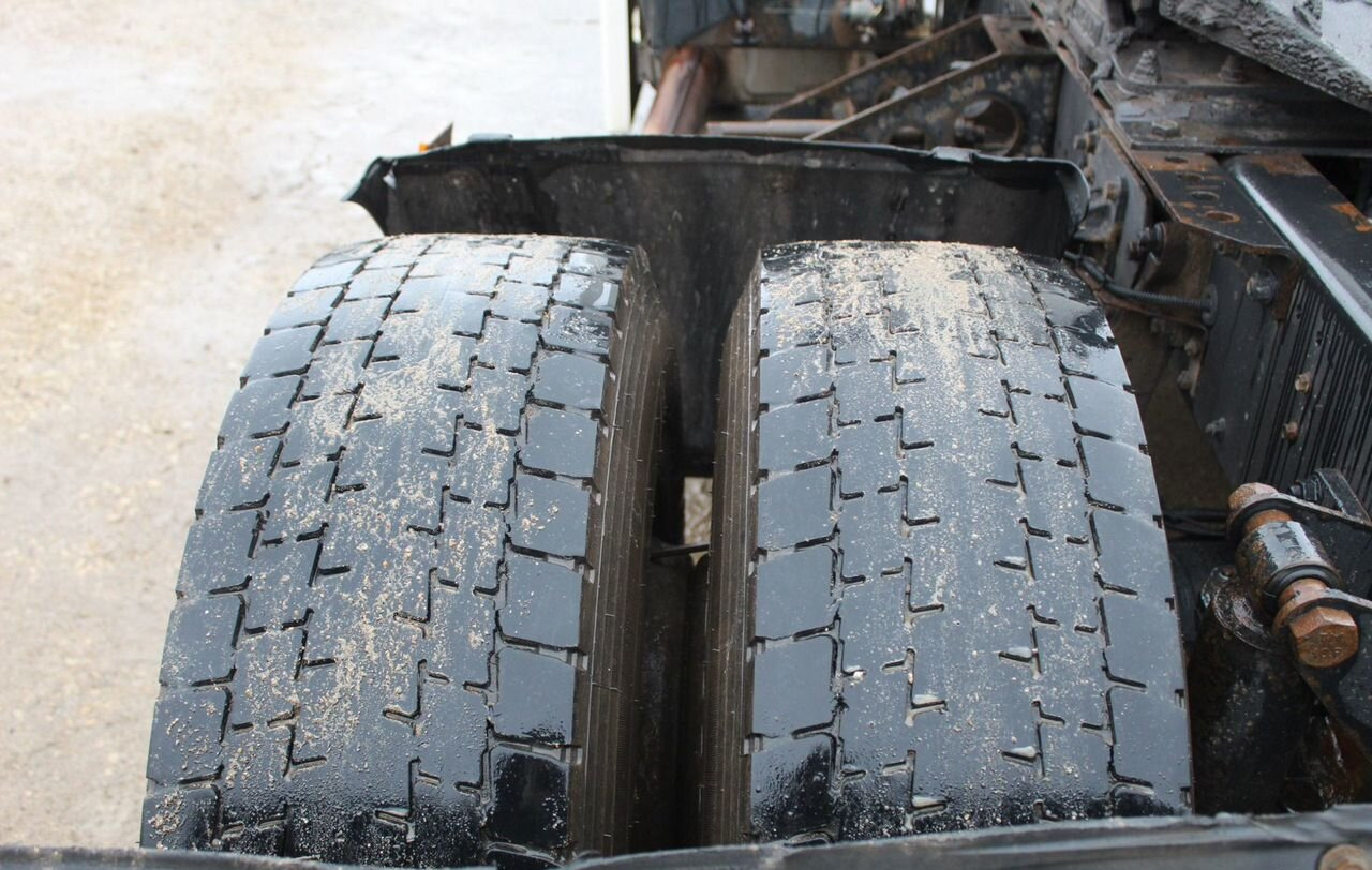 Тягач КАМАЗ 5490: фото 13