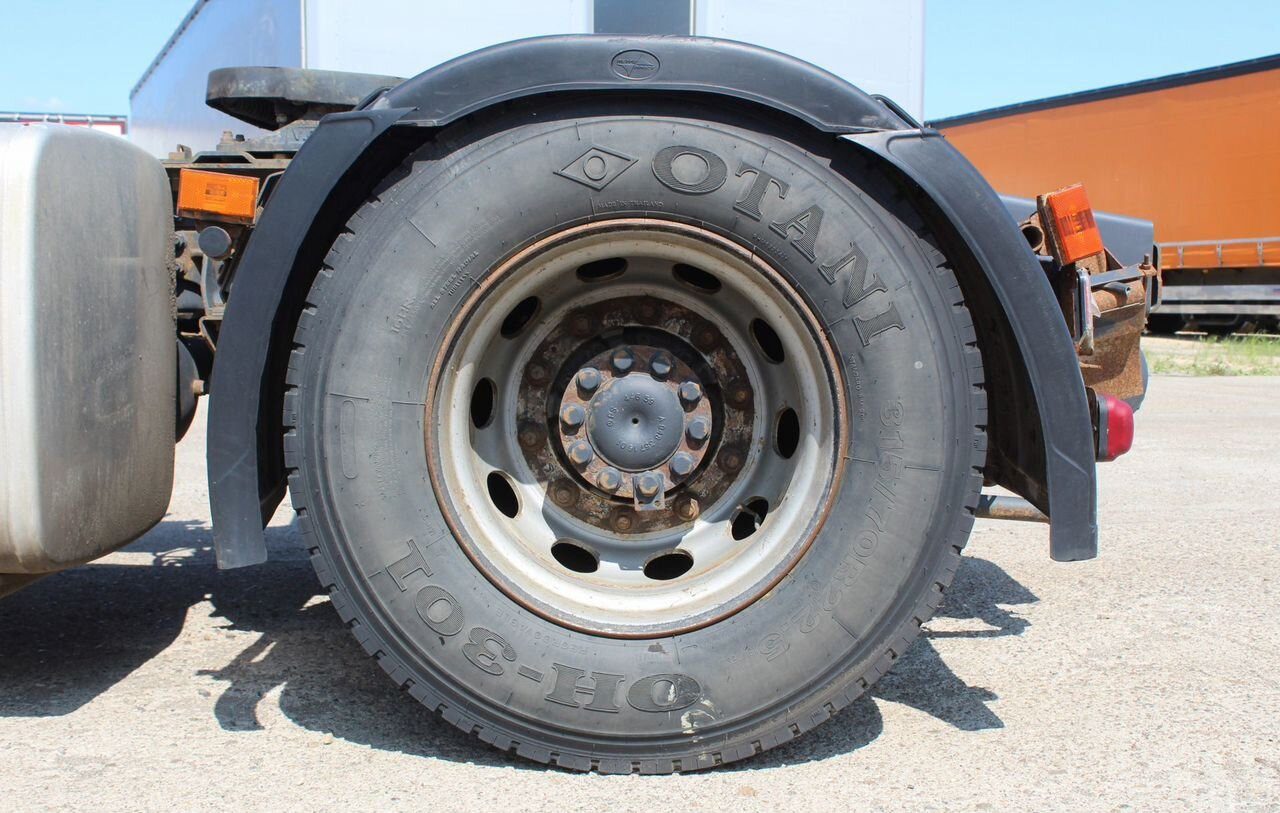 Тягач КАМАЗ 5490: фото 12