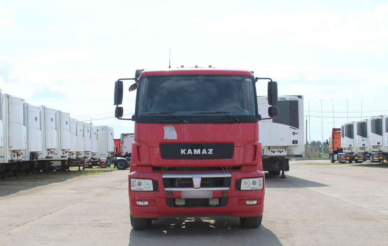 КАМАЗ 65806 - Тягач: фото 2 КАМАЗ 65806 - Тягач: фото 2