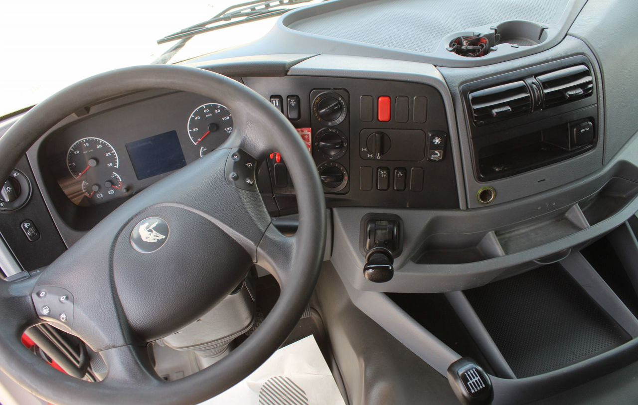 Тягач КАМАЗ 65806: фото 10 Тягач КАМАЗ 65806: фото 10