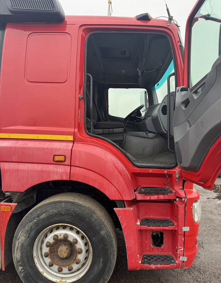 Тягач КАМАЗ 65806: фото 12 Тягач КАМАЗ 65806: фото 12