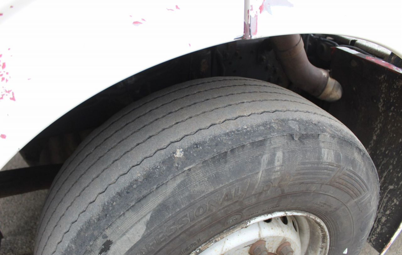 Тягач КАМАЗ 65806: фото 14