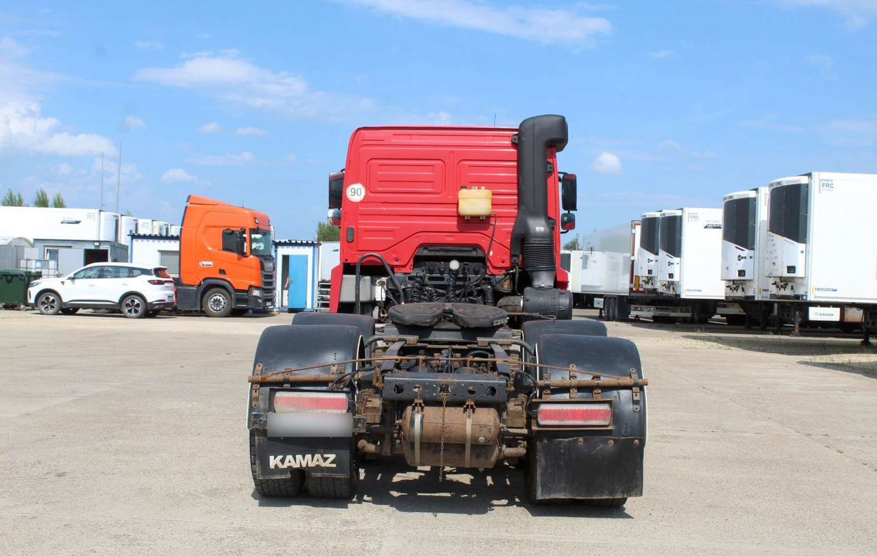 Тягач КАМАЗ 65806: фото 6