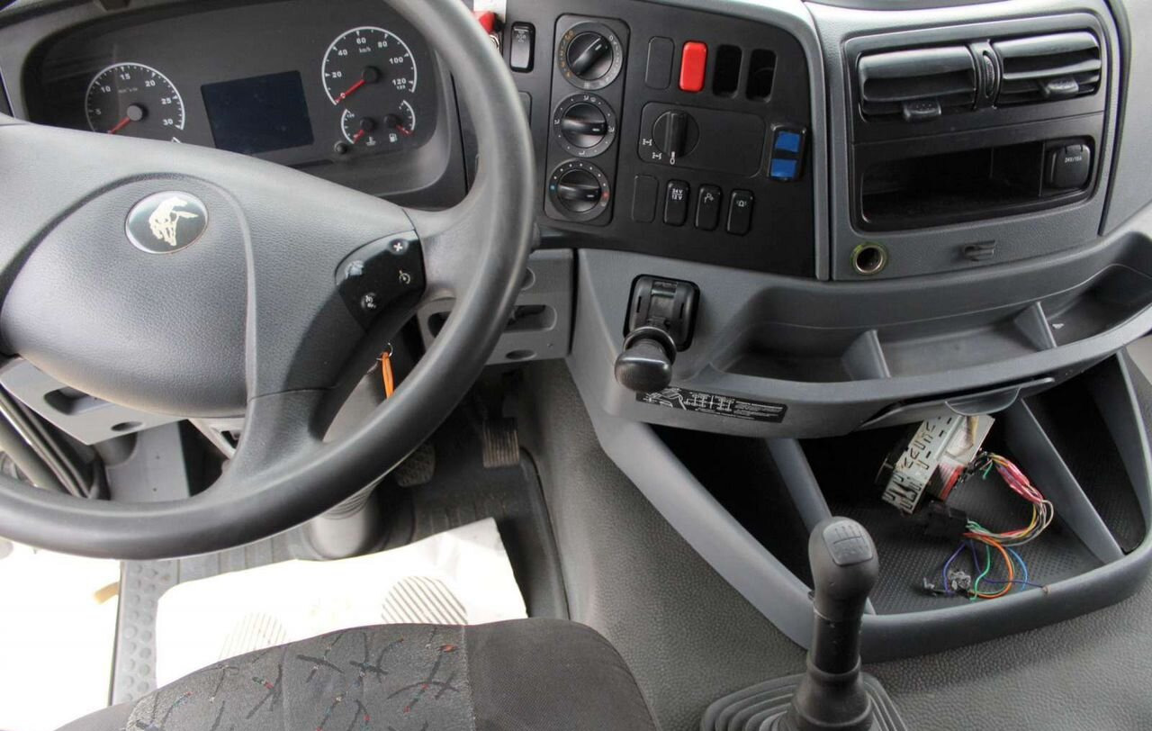 Тягач КАМАЗ 65806: фото 10