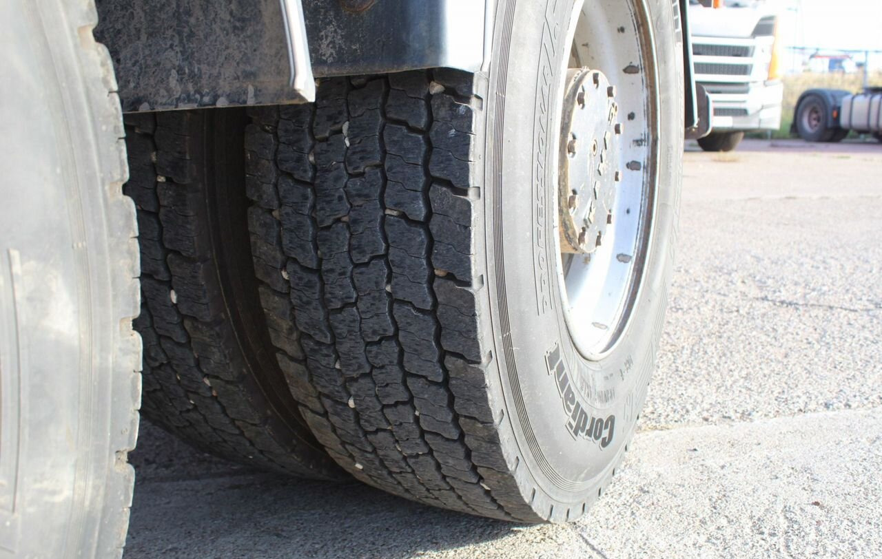 Тягач КАМАЗ 65806: фото 15