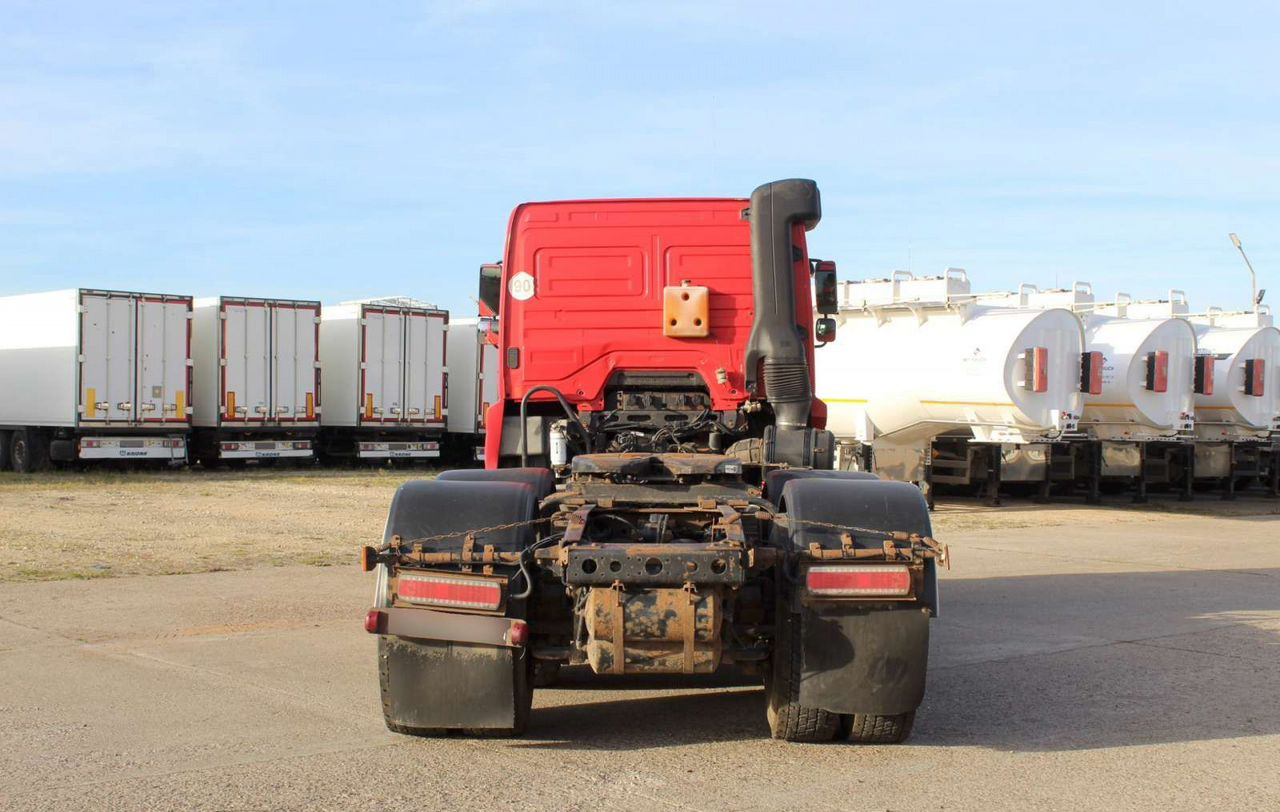 Тягач КАМАЗ 65806: фото 6