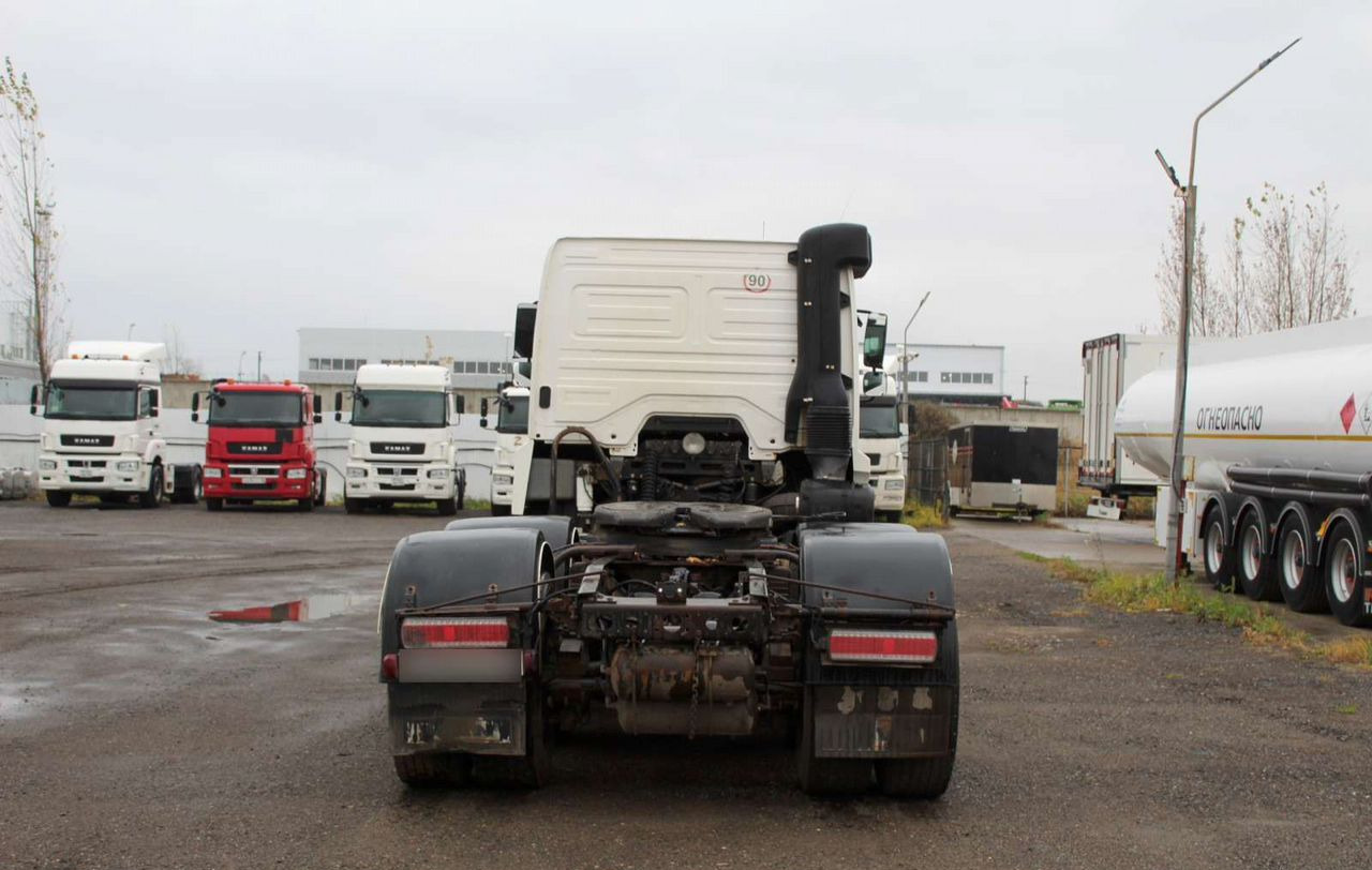 Тягач КАМАЗ 65806: фото 6