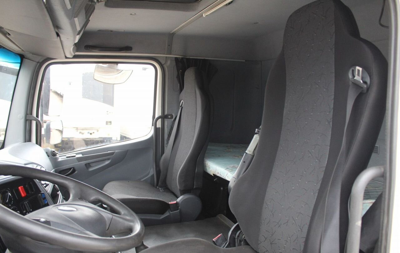 Тягач КАМАЗ 65806: фото 9