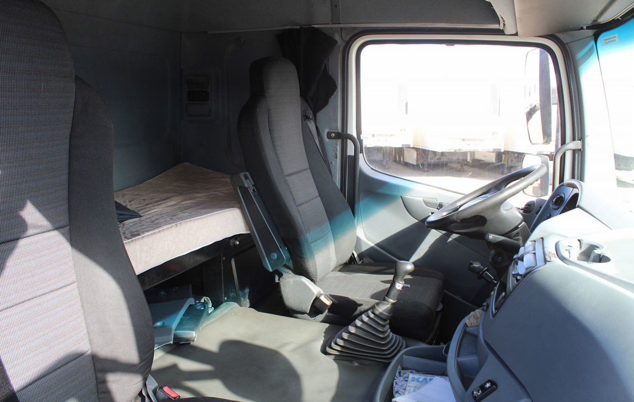 Тягач КАМАЗ 65806: фото 9