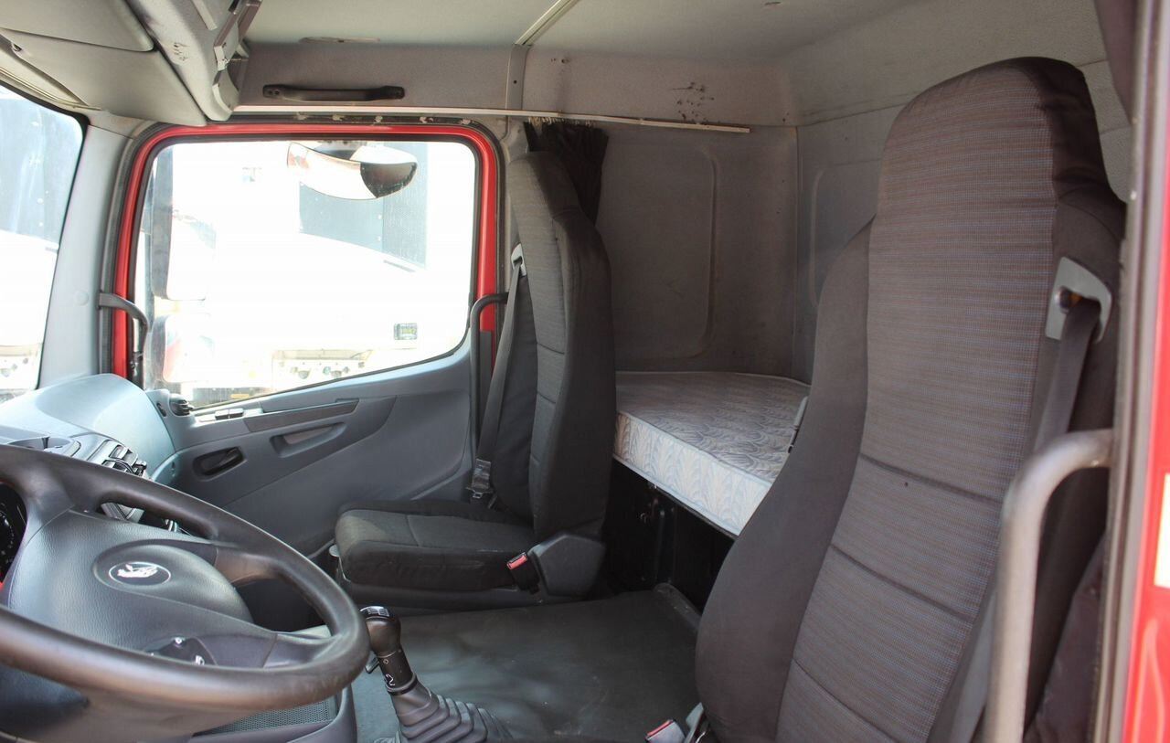 Тягач КАМАЗ 65806: фото 9