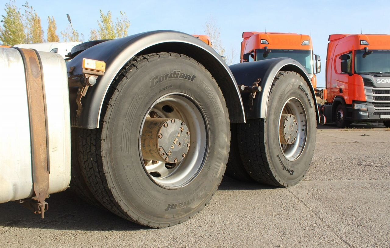 Тягач КАМАЗ 65806: фото 14