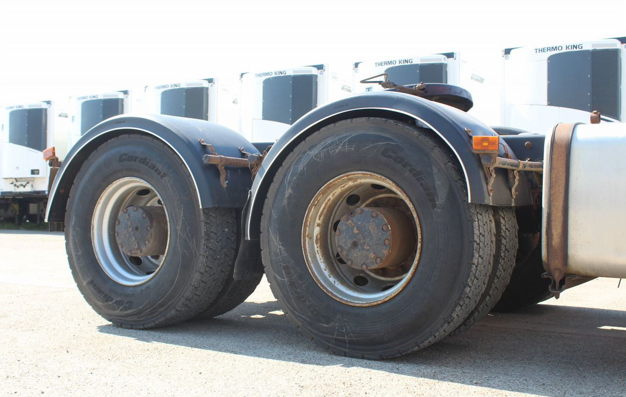 Тягач КАМАЗ 65806: фото 13