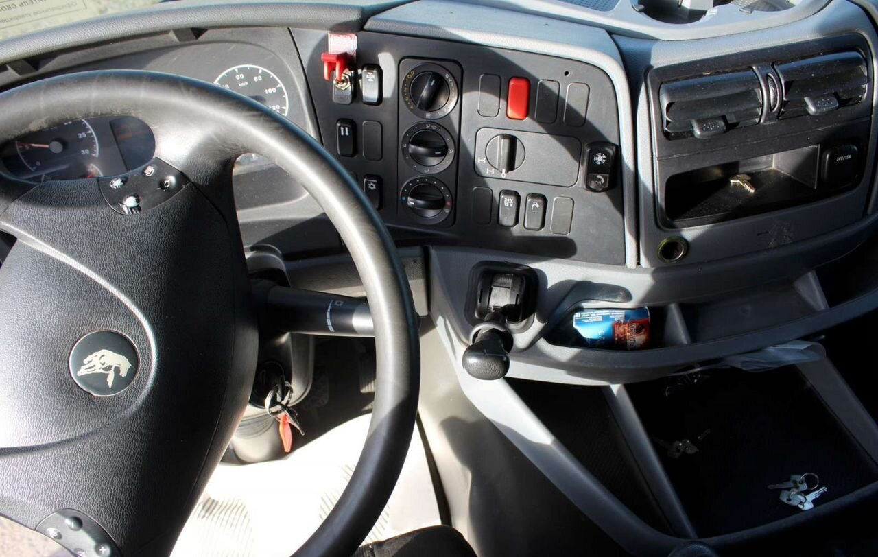 Тягач КАМАЗ 65806: фото 10