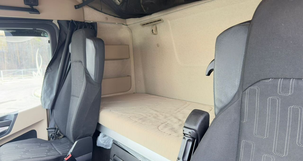 Тягач Mercedes-Benz Actros: фото 13 Тягач Mercedes-Benz Actros: фото 13