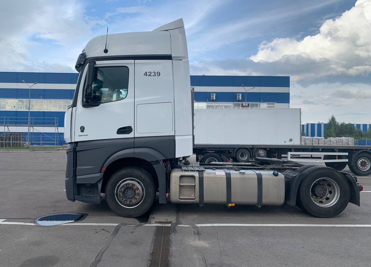 Mercedes-Benz Actros - Тягач: фото 4 Mercedes-Benz Actros - Тягач: фото 4
