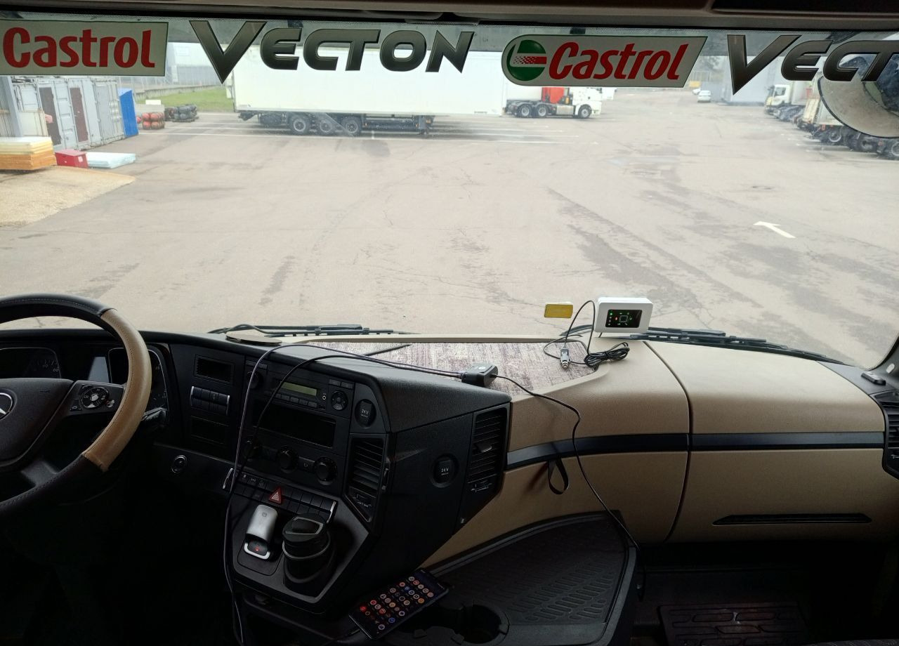 Тягач Mercedes-Benz Actros: фото 10 Тягач Mercedes-Benz Actros: фото 10