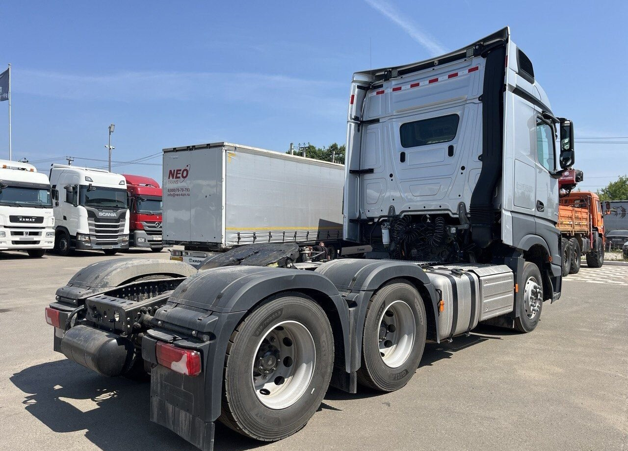 Тягач Mercedes-Benz Actros: фото 7