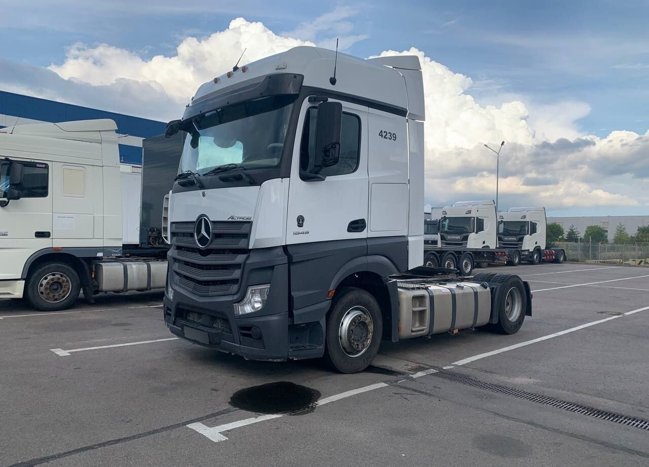 Mercedes-Benz Actros - Тягач: фото 3 Mercedes-Benz Actros - Тягач: фото 3