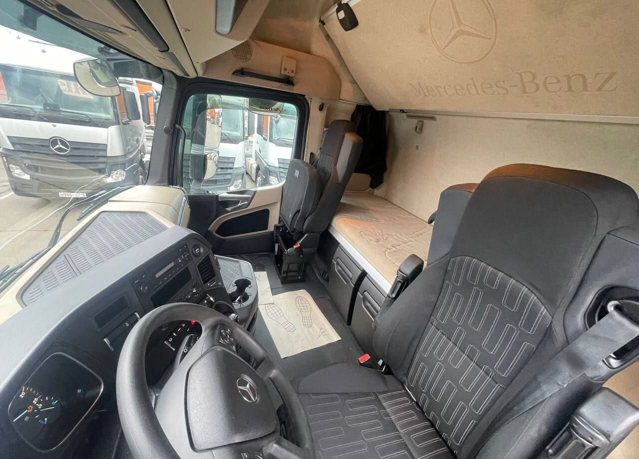 Тягач Mercedes-Benz Actros: фото 9
