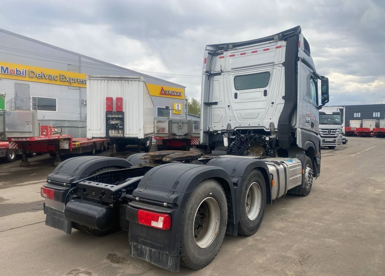 Тягач Mercedes-Benz Actros: фото 7