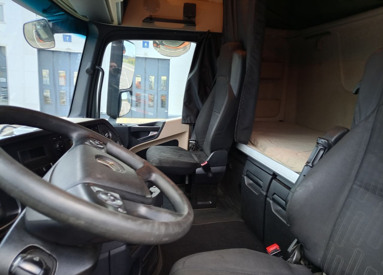 Тягач Mercedes-Benz Actros: фото 7