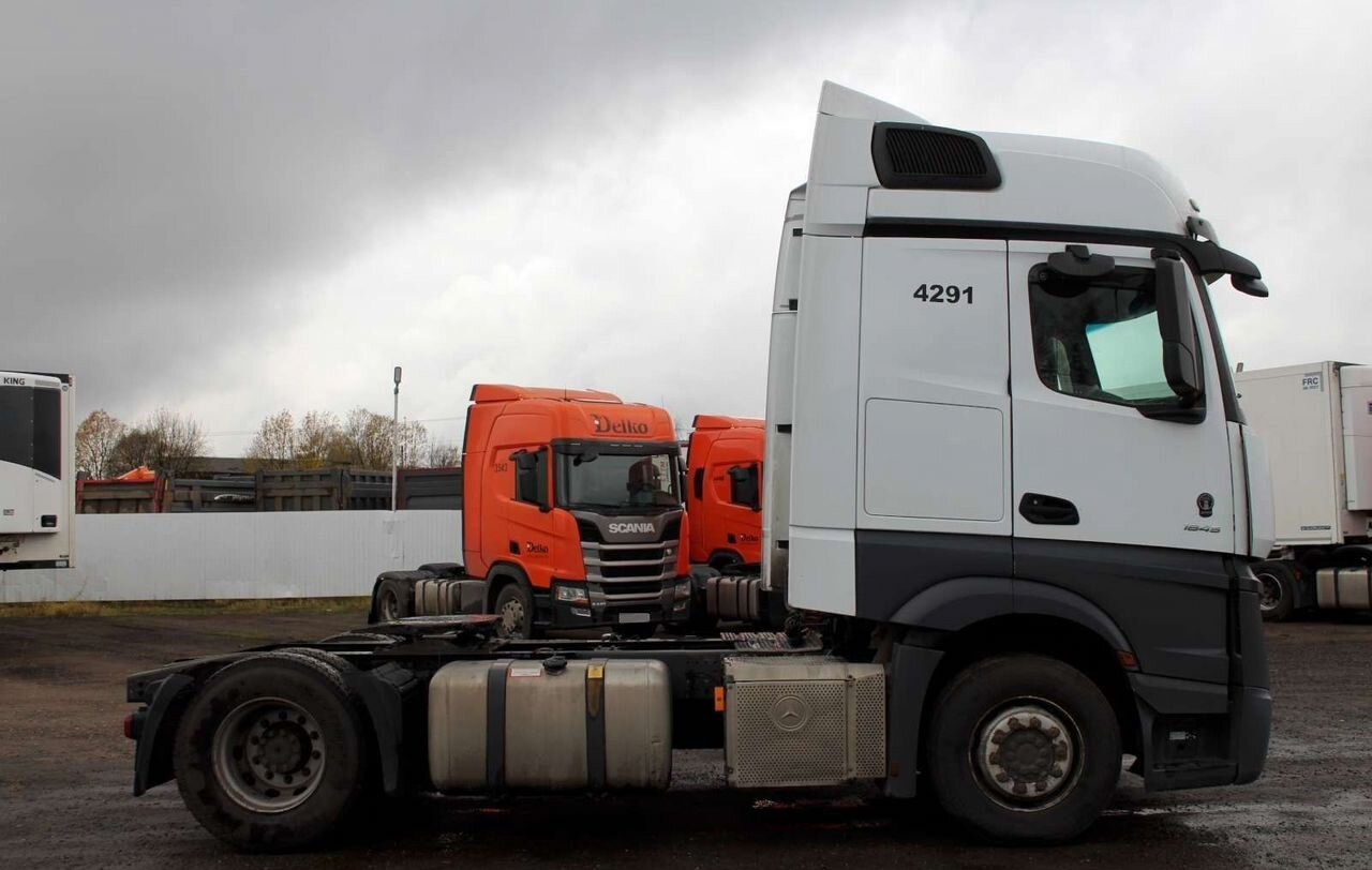 Тягач Mercedes-Benz Actros: фото 8