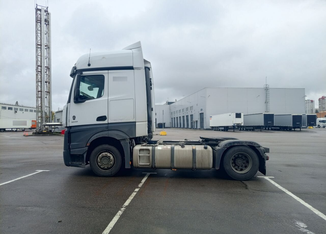 Mercedes-Benz Actros - Тягач: фото 4 Mercedes-Benz Actros - Тягач: фото 4