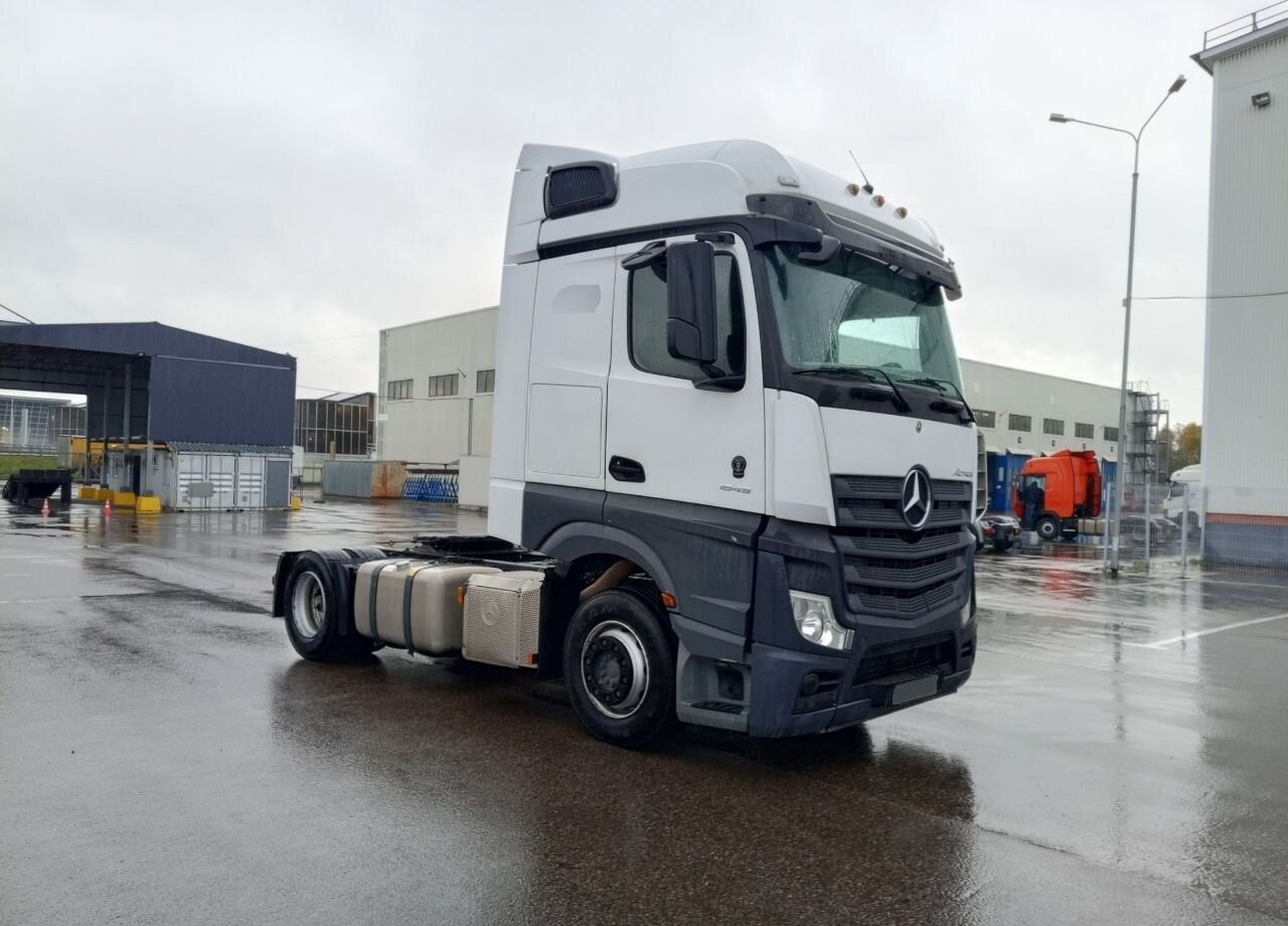 Mercedes-Benz Actros - Тягач: фото 1 Mercedes-Benz Actros - Тягач: фото 1