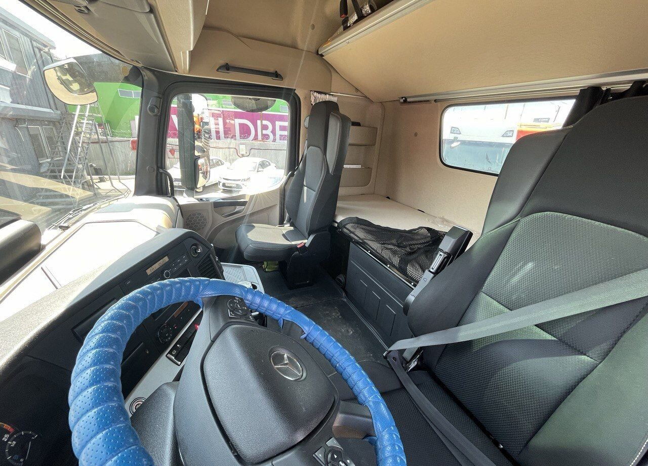 Тягач Mercedes-Benz Actros: фото 9
