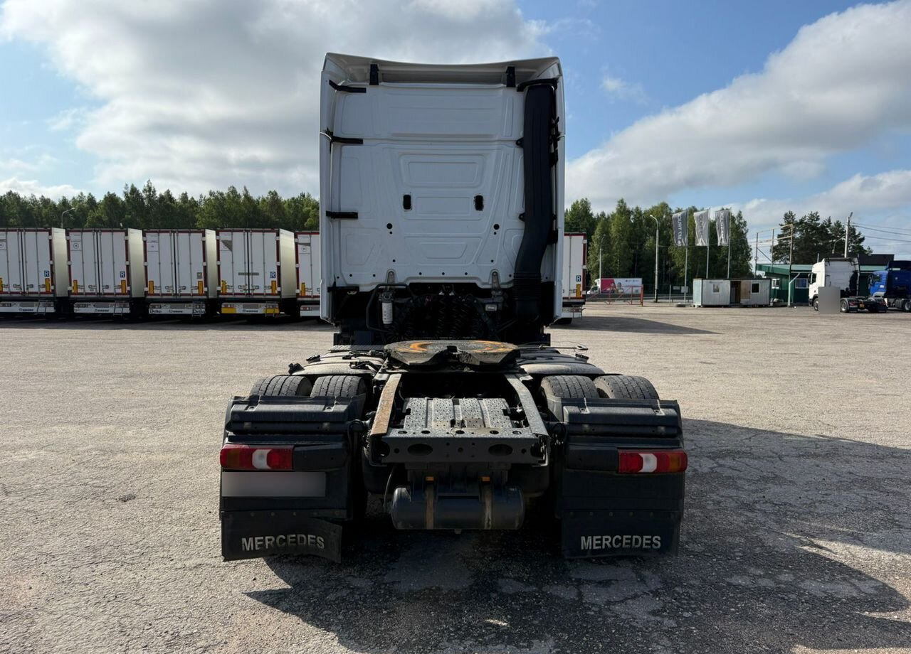 Тягач Mercedes-Benz Actros: фото 6 Тягач Mercedes-Benz Actros: фото 6