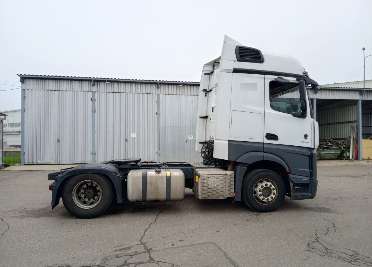 Тягач Mercedes-Benz Actros: фото 8 Тягач Mercedes-Benz Actros: фото 8