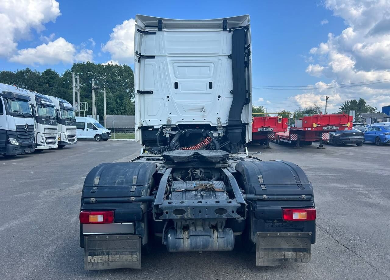 Тягач Mercedes-Benz Actros: фото 6 Тягач Mercedes-Benz Actros: фото 6