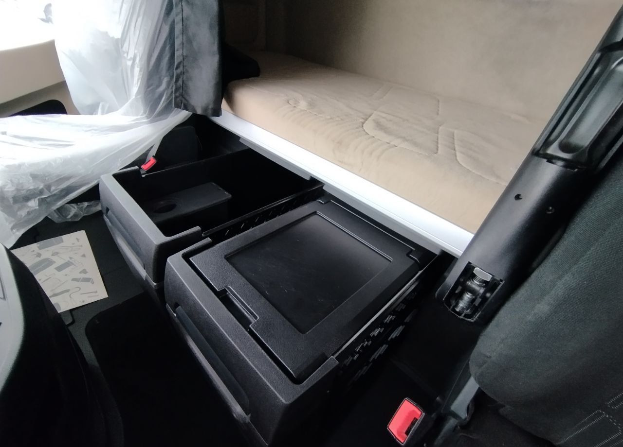 Тягач Mercedes-Benz Actros: фото 10